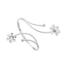 1 pieza Brazalete de brazo geométrico en espiral de moda con decoración de flores y perlas, ajustable, regalo - Brazalete de perlas y flores - Ver 4