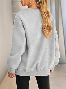 SpongeBob SquarePants Bộ sưu tập Xuân, Hè, Thu và Đông mới sắp ra mắt! Áo sweatshirt in hình "Văn học Tâm trạng" này thể hiện hoàn hảo tâm trạng của giới trẻ hiện đại! Mặt sau in dòng chữ vui nhộn "Sau một cơn suy sụp tinh thần...", kết hợp với họa tiết hoa, vừa tự trào phúng vừa dễ thương. Chất liệu mềm mại, thân thiện với da và kiểu dáng rộng rãi mang lại sự thoải mái thường ngày, cùng với chi tiết hoa ở cổ tay áo là điểm nhấn cuối cùng! - Màu xám 2 - Xem 2