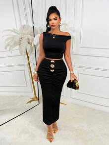 AIJ Amarilo 时尚黑色修身长裙，采用针织面料，饰以金色纽扣，中等弹力，尽显优雅休闲风范。 - 黑色 - 查看 7