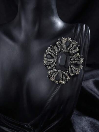 Stylish Rhinestone Flower Brooches For Women Unisex Elegance Crystal Glass Pins Banquet Jewelry Clothing Accessories/Friends Gathering Badges New Gifts