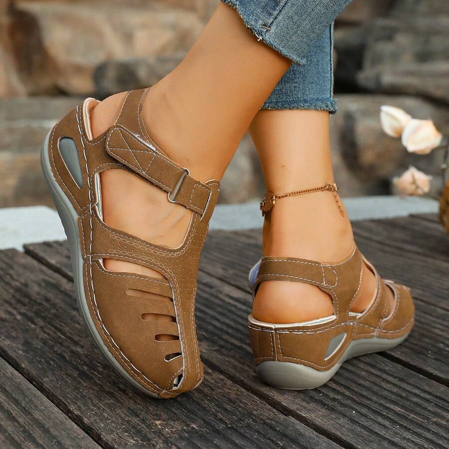 European And American Style Wedge Roman Sandals, Comfortable Soft Sole Cutout Shoes, Suitable For Daily Commute, 2026 New Launch, Summer Versatile Mom Shoes - 黑色 - 查看 1