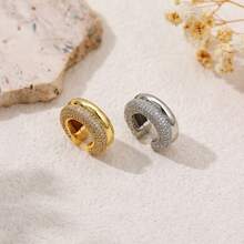 1件18K镀金铜双层C形耳环，镶嵌人造锆石，时尚独特的嘻哈音乐节礼物 - 耳夾 - 查看 3