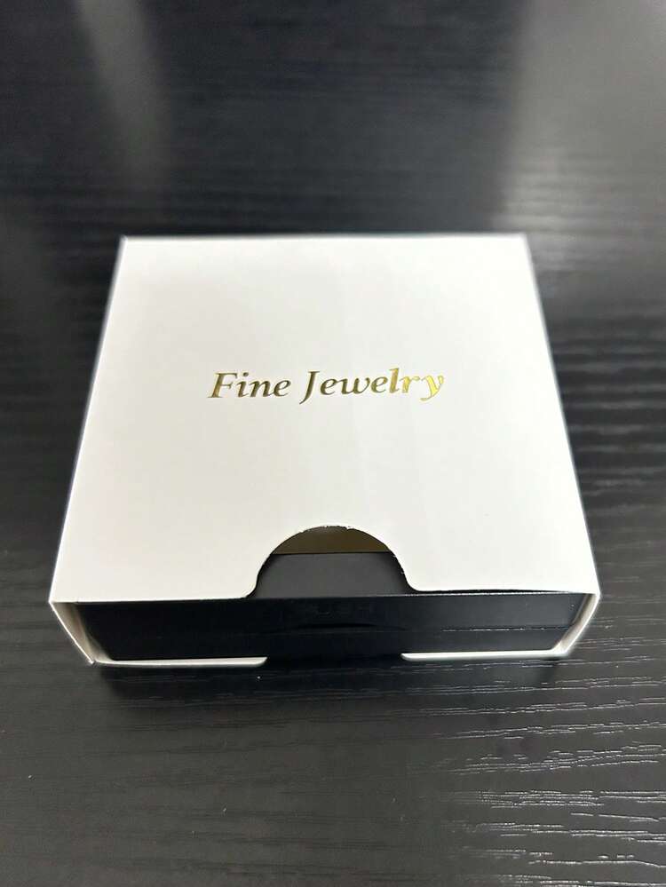 一对镶嵌锆石的银耳环，优雅时尚，适合日常佩戴，是送给女朋友的绝佳礼物。 - 銀色 - 查看 4