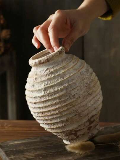 Rustic Textured Resin Floor Vase, Large Beige Ribbed Urn Planter For Pampas Grass, Vintage Farmhouse Home Decor For Living Room, Entryway, Patio & Garden, Ideal Housewarming Gift, Rustic Boho Accent For Dining Table & Outdoor Patio