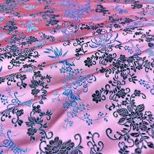 1 Stück rosa Brokat Stoff, mit exquisiten Blumenmustern und eleganter dekorativer Beschaffenheit. Geeignet zum Nähen von Tischdecken, Vorhängen, Kleidern, Bekleidung usw. sowie als Material für DIY Handwerksarbeiten. - Jacquard-Gewebe - Übersicht 4
