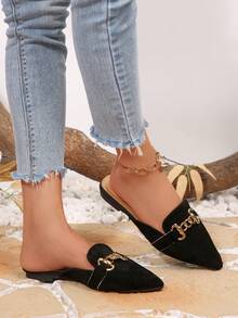 Zapatos de mujer de punta afilada en color negro, mocasines de ante con hebilla metálica decorativa, diseño versátil sin talón tipo mula para todas las estaciones - Negro - Ver 3