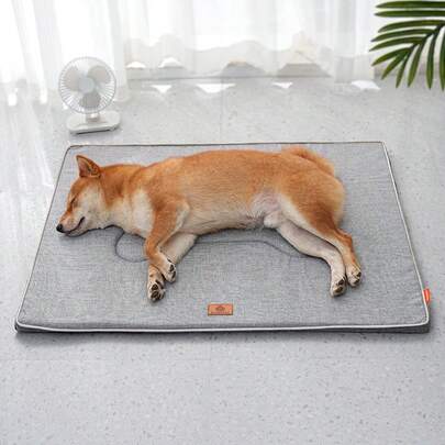 Đệm ngủ cho chó/mèo làm từ chất liệu gai dầu dày dặn, chống thấm nước, chống nước tiểu, chống bẩn, chống cắn, có thể tháo rời và giặt được, mềm mại và thoải mái, ấm áp, dễ vệ sinh. Phù hợp cho chó và mèo nhỏ/vừa/lớn, sử dụng được quanh năm, chất lượng cao, nhiều màu sắc để lựa chọn.