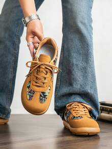 厚底几何图案绒面革乐福鞋，复古休闲皮鞋，舒适百搭的套脚鞋 - 卡其色 - 查看 2