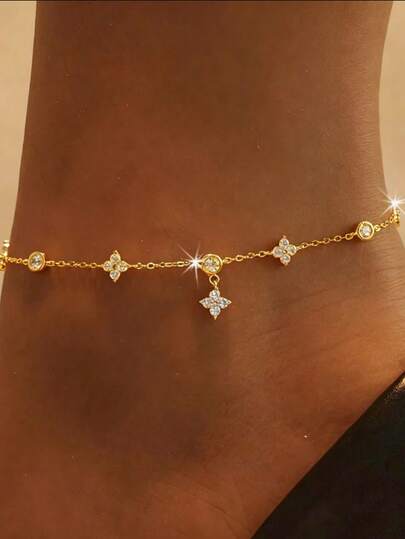 1条男士时尚百搭高端闪亮四叶花脚链，防水不锈钢链搭配铜质花朵吊坠，不易褪色，适合日常佩戴、派对、海滩等场合，也是馈赠亲友的佳品。