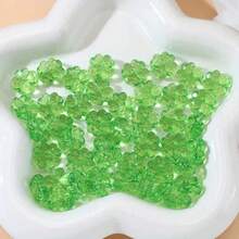 100颗3D亚克力迷你绿白三叶草珠，尺寸1.0*1.0厘米，适合制作幸运手链、工艺品、花朵项链、耳环和其他DIY珠宝配件 - 彩色 - 查看 11