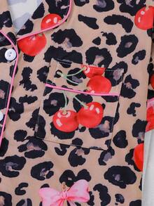 Marira Curve 2pcs Leopard Print & Cherry Blossom Bow Decor Plus Size Women Pajama Set, Soft Short Sleeve Shirt With Collar & Button, Elastic Waist Loose Shorts, Fashionable Sleepwear, Loungewear, Homewear For Daily, Holiday, Party - 棕色 - 查看 4