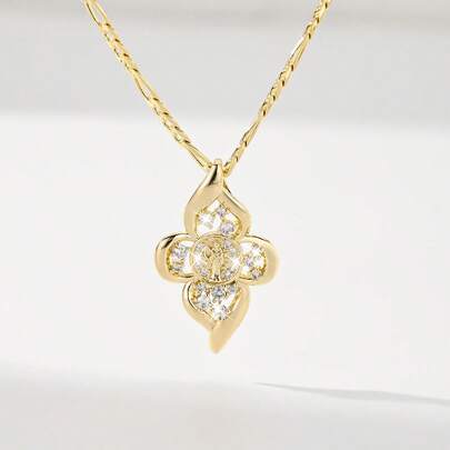 这款男女皆宜的四叶草基督教锆石项链，采用14K镀金工艺，不易氧化褪色。60厘米长的费加罗链链节结实顺滑，四叶草轮廓清晰雕刻，四叶草图案以精湛工艺还原，并镶嵌有坚固的锆石。它既是送给信徒的理想礼物，也是复古爱好者的佳品，兼具祝福寓意和收藏价值。