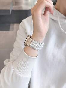 1条男女通用硅胶磁吸表带，兼容表带，兼容 Series 38mm、40mm、41mm、42mm、44mm、45mm、46mm、49mm - Series Ultra/11/10/9/SE/8/7/6/5/4/3/2/1 - 星光色 - 查看 9