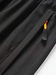 2026 New Men's Black Sports Shorts - Breathable, Quick-Dry, Elastic, Smooth Fabric With Zipper Pockets And Reflective Side Stripes, Suitable For Casual, Fitness And Daily Wear Summer - Black - View 4