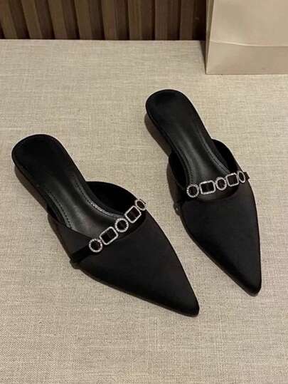 Giày sandal mũi nhọn nữ - Gót thấp thoải mái, chất liệu PU cao cấp, đế cao su, màu đen đa năng, phù hợp cả đi chơi và dự tiệc, thiết kế đế dày, kiểu dáng thanh lịch, bền và nhẹ, thích hợp cho công sở.