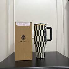 Limited Edition NEW HydroJug Traveler - 32 Oz 40 Oz Water Bottle With Handle & Flip Straw - Fits In Cup Holder, Leak Resistant Tumbler-Reusable Insulated Stainless Steel & Rubber Base - Gifts For Women & Men, - 黑色領帶 - 查看 4