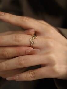 New Stainless Steel Wavy Rhinestone Open Ring, Fashionable And Elegant - Golden 11 - View 3