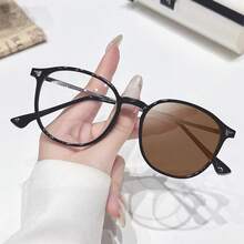 Ultra-Light Oval Frame Photochromic Glasses For Women, Slimming Effect Without Makeup, Large Frame Plain Glasses, Korean Fashion Photochromic Glasses - 亮黑銀框-變灰 - 查看 7