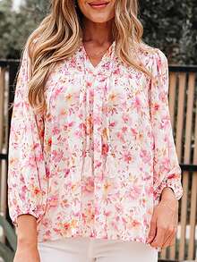 Blusa con estampado floral, mangas con volantes, cuello en V, cintura fruncida y flecos en color rosa - Rosa - Ver 2