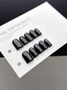 10片纯手工制作的按压式美甲贴片，短款方形人造指甲，简约经典的款式，光滑亮泽的纯黑色表面，适合短指甲。这些是日常佩戴的美甲饰品，适合女士和女孩，并附赠美甲套装。 - 彩色 - 查看 2