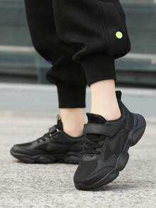 运动鞋/运动鞋/跑步鞋/运动鞋,网眼和 PU 材质,透气,适合春、夏、秋、冬、返校,新设计,轻便,防滑橡胶鞋底,钩环带方便穿脱,适合跑步、上学、户外、训练,4 种颜色可选,适合 3-14 岁 - 黑色 - 查看 10