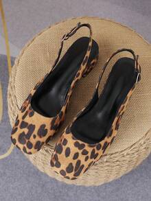 Giày lười nữ họa tiết da báo mũi vuông hở gót năm 2026, gót vuông thấp 3cm, quai đơn bằng da lộn, phong cách thời trang Âu Mỹ. - màu nâu - Xem 4