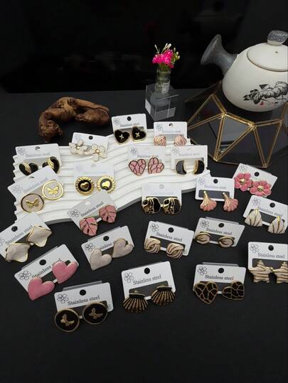 Set di gioielli in acciaio inossidabile da 20 pezzi, orecchini in acciaio inossidabile 304, design a motivi geometrici, a cuore e floreali, ispirato allo stile mediorientale di Dubai, che emanano una moderna e affascinante atmosfera. Questo set è adatto come regalo di matrimonio, decorazione per feste, regalo di Capodanno o accessorio per tutte le stagioni. (Consegna casuale)