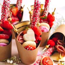 50个牛皮纸食品杯/薯条杯/零食杯/水果杯，12盎司一次性开胃菜杯，蛋挞杯，烘焙包装盒，冰淇淋杯，圆形纸杯，牛皮纸托盘，适用于盛放各种零食，如麦片、华夫饼、糖果、饼干、松饼、墨西哥卷饼、冷冻甜点、馅饼等，适合各种场合和周年纪念日。 - 原色 - 查看 2