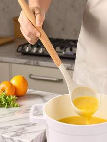 1/2pcs Wooden Handle Heat-Resistant Silicone Soup Ladle, Deep Bowl For Home Use, Non-Stick Pot Cooking Utensil - View 5