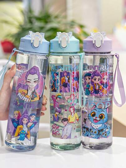 Hasbro KPOP 魔女猎人 750ml 防漏运动水壶套装，采用动漫人物和宠物设计，一键式壶盖和便携挂带，适合作为生日、圣诞节、感恩节礼物，送给 K-Pop 粉丝，也适合户外活动和节日礼物。