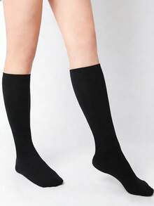 1双女士黑色天鹅绒过膝长袜，简约百搭 - 黑色 - 查看 4