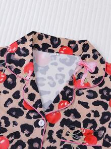 Marira Curve 2pcs Leopard Print & Cherry Blossom Bow Decor Plus Size Women Pajama Set, Soft Short Sleeve Shirt With Collar & Button, Elastic Waist Loose Shorts, Fashionable Sleepwear, Loungewear, Homewear For Daily, Holiday, Party - 棕色 - 查看 3