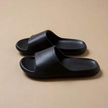 Sandalias deslizantes versátiles de unicolor simple, adecuadas para uso en interiores, baño, uso casual al aire libre, ligeras y cómodas - Negro - Ver 3
