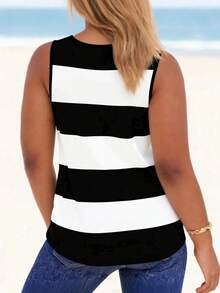 Plus Size Women's Elegant Sleeveless Patchwork Color Tank Top, Front Pleated Workmanship Top Vest, Suitable For Spring, Summer, Autumn Casual - Black and White - View 2