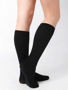 1双女士黑色天鹅绒过膝长袜，简约百搭 - 黑色 - 查看 3