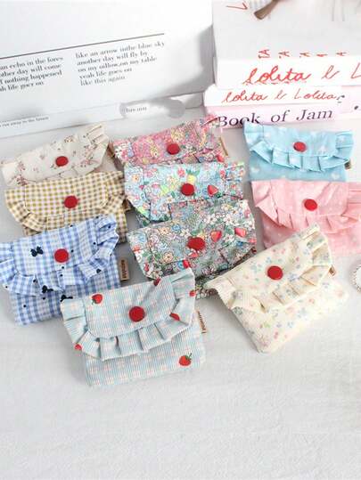 灯芯绒印花零钱包、支票卡包、蕾丝折叠迷你化妆包、柔软布艺卡包、便携简约女士零钱包、随身口红及必备品收纳包、草莓图案红色包包、口红收纳袋、耳机收纳袋、蓝牙耳机收纳袋、女士洗漱用品收纳袋、多功能收纳袋（可收纳口红、发夹、蓝牙耳机、钥匙、指甲油、卫生棉条等）。