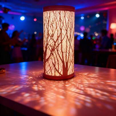 Đèn bàn bằng sắt kiểu cổ điển với thiết kế USB sang trọng, thích hợp cho quán cà phê, quán bar, nhà hàng, phòng ngủ, đám cưới.