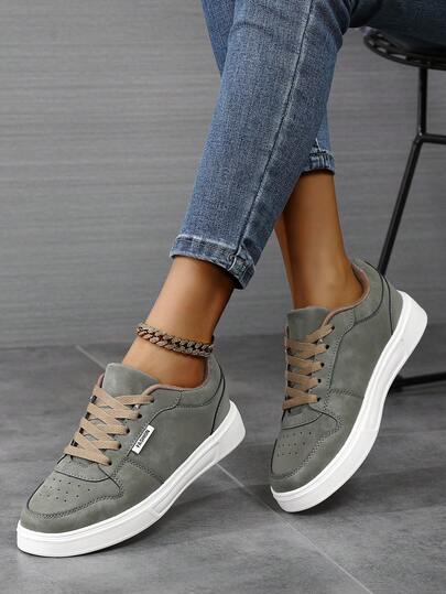 Giày thể thao nữ thường ngày 2026, giày sneaker nhẹ phong cách đường phố dành cho học sinh, thích hợp cho trượt ván.