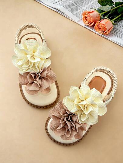 1 đôi dép xăng đan thời trang trẻ em, dép xăng đan đế bằng màu be mùa hè cho bé gái, thiết kế quai đan hoa 3D hai màu, đế mềm chống trượt bền chắc, thích hợp cho tiệc chiêu đãi, họp mặt, tiệc cưới, kỳ nghỉ.