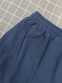 Hidkat Quần short nữ thời trang, nhẹ, thoáng khí, thích hợp cho mùa xuân/hè, cạp chun co giãn, dây rút và khóa kéo, thiết kế nhiều túi, quần short Bermuda casual, phù hợp cho đi làm hàng ngày, hoạt động ngoài trời, hẹn hò, v.v. Thể thao - Màu xanh lam - Xem 6
