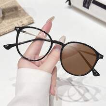 Ultra-Light Oval Frame Photochromic Glasses For Women, Slimming Effect Without Makeup, Large Frame Plain Glasses, Korean Fashion Photochromic Glasses - 亮黑銀框-變灰 - 查看 9