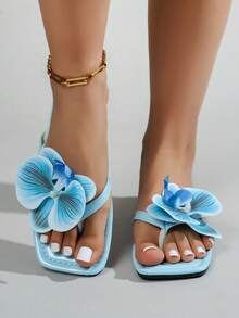 Breezelady New 2025&2026 Large Size European Style Summer Open Toe Faux Flower Decor Flat Slide Sandals For Women - 藍色 - 查看 5