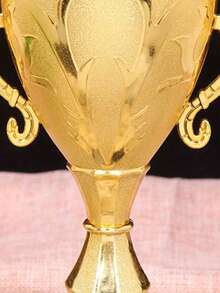 一套通用塑料金色奖杯 - 适用于各种活动、比赛、派对和小游戏。为获胜者颁发奖品。 - 大號獎杯 - 查看 8