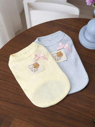 Áo tank top mùa hè mềm mại, thoáng khí cho chó, áo vest in hình gấu dễ thương kèm nơ, áo không tay nhẹ cho chó con và mèo nhỏ và vừa, quần áo dệt kim kiểu tối giản cho chó Bichon, Teddy, Poodle và mèo con.