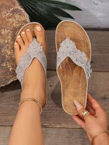 2026夏季新款厚底女式凉鞋，时尚花卉人字拖女士沙滩拖鞋 - 杏色 - 查看 4