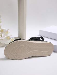 Sandal Wanita Model Wedges Musim Panas Terbaru 2026, Nyaman, Dapat Diatur, dengan Perekat Velcro, Anti Selip, Sol Lembut, Sandal Kasual untuk Berjalan, Ukuran Besar Serbaguna - Hitam - View 8