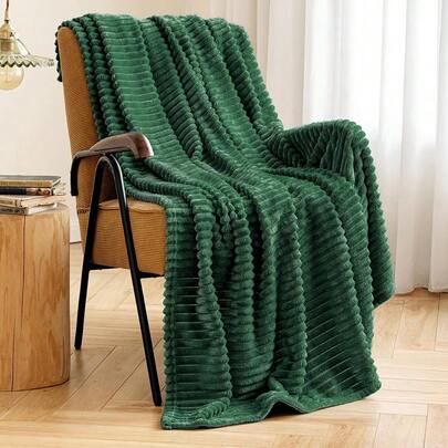 Soft And Comfortable Flannel Blanket, Suitable For Sofa Or Bed. Compact And Lightweight, Suitable For All Seasons, Warm And Breathable. Suitable For Women, Can Be Used As Birthday, Mother's Day And Other Holiday Gifts.