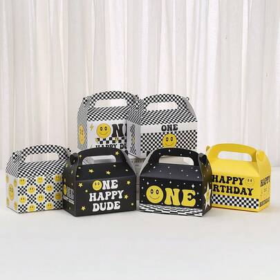 CARRIECUR Hộp giấy đựng quà hình mặt cười kẻ caro, chủ đề "Một chàng trai hạnh phúc" và "Chúc mừng sinh nhật", có tay cầm, lý tưởng cho sinh nhật lần thứ nhất, tiệc mừng em bé, tiệc trẻ em, đám cưới, lễ hội, dùng để đựng kẹo và bánh quy, quà tặng và gói quà (màu đen, vàng và trắng hỗn hợp).