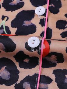 Marira Curve 2pcs Leopard Print & Cherry Blossom Bow Decor Plus Size Women Pajama Set, Soft Short Sleeve Shirt With Collar & Button, Elastic Waist Loose Shorts, Fashionable Sleepwear, Loungewear, Homewear For Daily, Holiday, Party - 棕色 - 查看 5