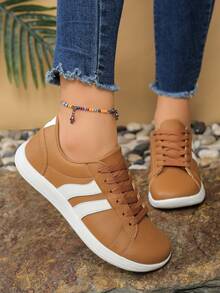 Zapatos deportivos minimalistas de ancho amplio para mujer de talla grande, con parte superior de cuero y decoración de rayas laterales, diseño de cordones delanteros tipo descalzo, adecuados para actividades al aire libre - Marrón - Ver 2